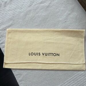 💯 Authentic Louis Vuitton wallet dust bag - 9.25”x4.75”